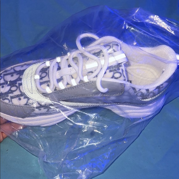 Dior B22 sneaker in white technical knit with blue and white, size 9 in men. - Picture 2 of 4